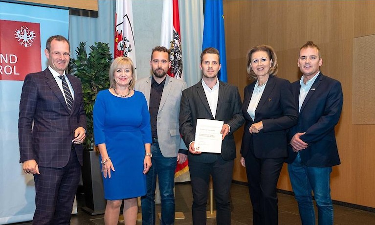 3CON erhält Auszeichnung als "Ausgezeichneter Tiroler Lehrbetrieb" und "Staatlich Ausgezeichneter Ausbildungsbetrieb"